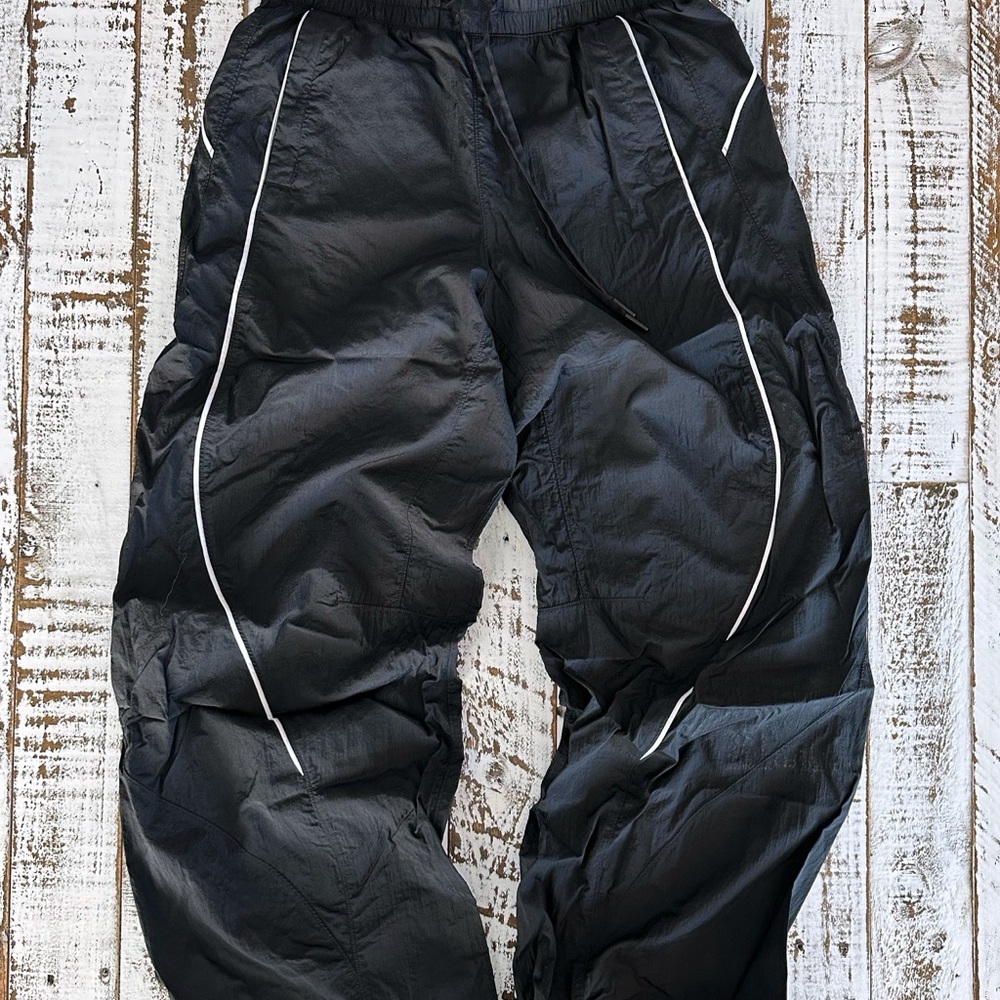 Lululemon - License to Train Mid-Rise Lightweight Jogger Size 4 - Picture 7 of 8